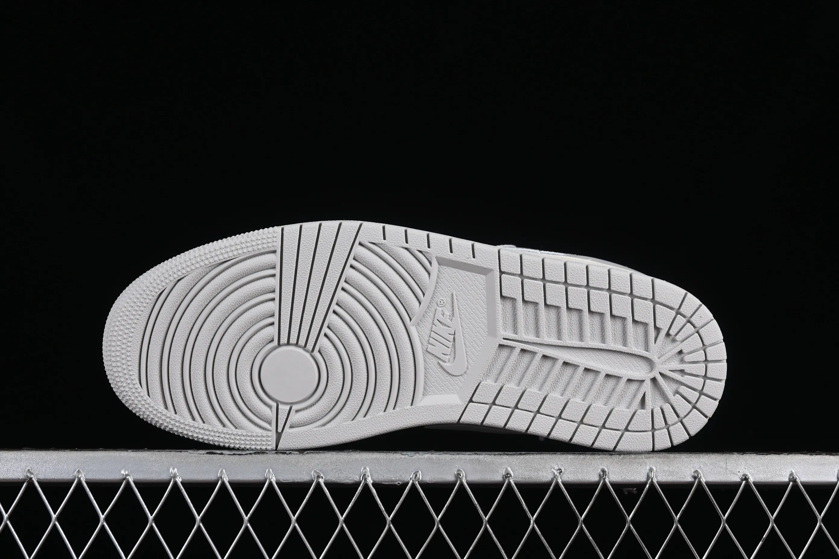 All categories Air Jordan Jordan series basketball shoes Air Jordan 1 Low Air Jordan 1 Low AJ1 Joe 1 white gray low-top cultural basketball shoes DC0774-103